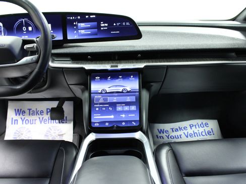 Used 2024 Lucid Air Touring image 17