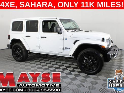 Used 2025 Jeep Wrangler Unlimited Sahara w/ Safety Group AWD/4WD image 1