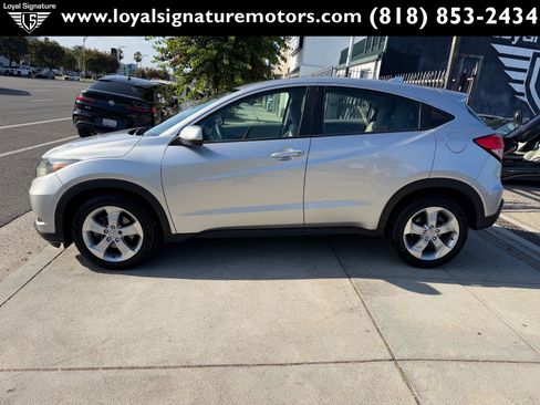 Used 2016 Honda HR-V LX image 4