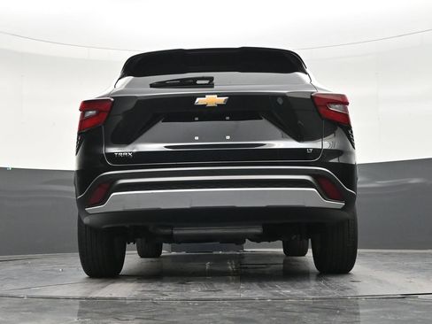 Used 2025 Chevrolet Trax LT w/ Driver Confidence Package FWD image 23