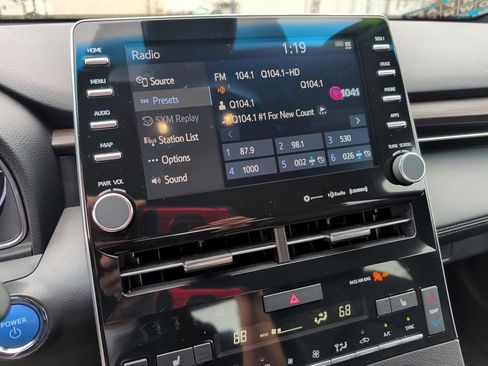 Used 2022 Toyota Avalon XLE image 25