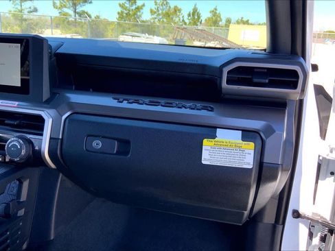 Used 2024 Toyota Tacoma TRD Sport image 18