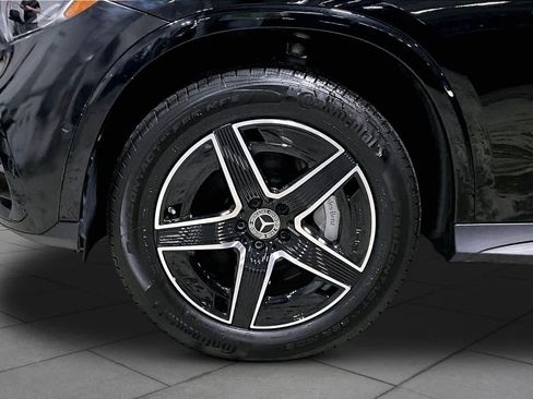 Used 2023 Mercedes-Benz GLC 300 4MATIC w/ AMG Line image 11