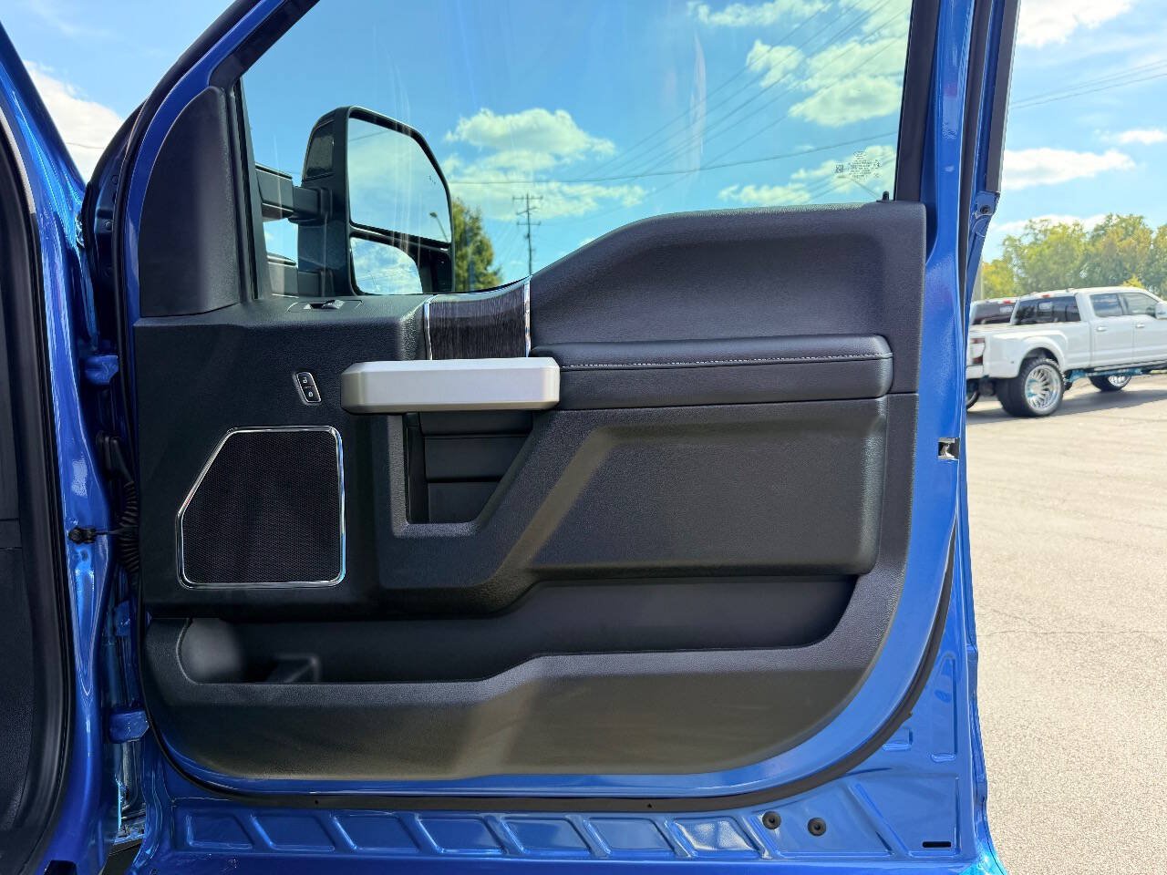 Used 2021 Ford F350 Lariat AWD/4WD image 41