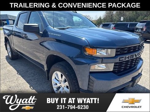 Used 2020 Chevrolet Silverado 1500 Custom w/ Custom Convenience Package AWD/4WD image 1