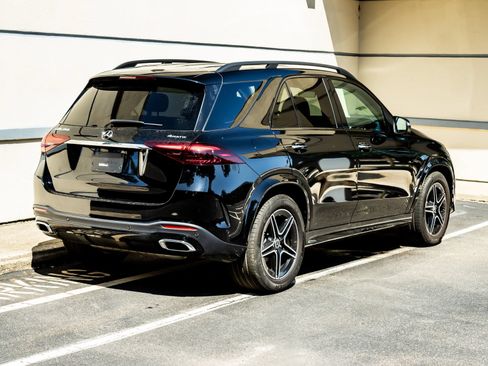Used 2024 Mercedes-Benz GLE 350 4MATIC w/ AMG Line Exterior image 7