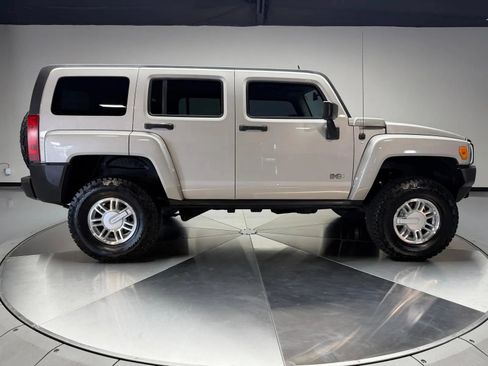 Used 2007 HUMMER H3 AWD/4WD image 6