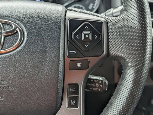 Used 2020 Toyota Tacoma TRD Off-Road image 17