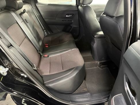 Used 2025 Nissan Kicks SR AWD/4WD image 19