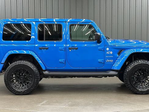 Used 2024 Jeep Wrangler Unlimited Sahara w/ Technology Group AWD/4WD image 6