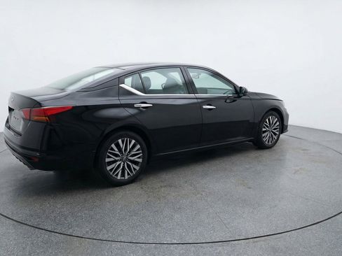 Used 2025 Nissan Altima 2.5 SV FWD image 7