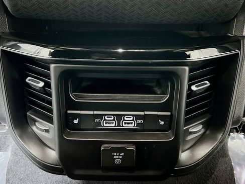 Used 2025 RAM 1500 Laramie AWD/4WD image 18