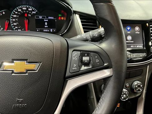 Used 2020 Chevrolet Trax LT w/ LT Convenience Package AWD/4WD image 11