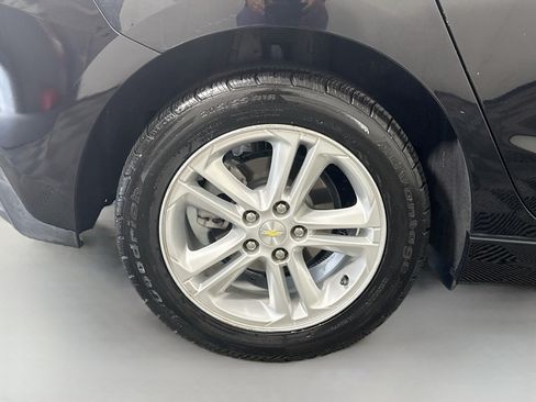 Used 2017 Chevrolet Cruze LT w/ Convenience Package FWD image 33