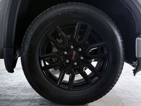 Used 2025 GMC Sierra 1500 Elevation image 39