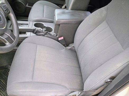 Used 2012 Jeep Liberty Sport image 27