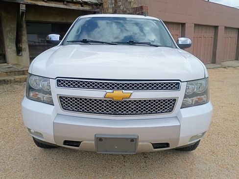 Used 2014 Chevrolet Tahoe LT w/ Suspension Package, Off-Road image 3