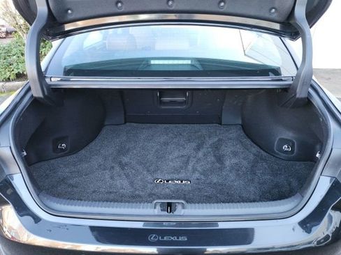 Used 2022 Lexus ES 300h w/ Luxury Package image 23