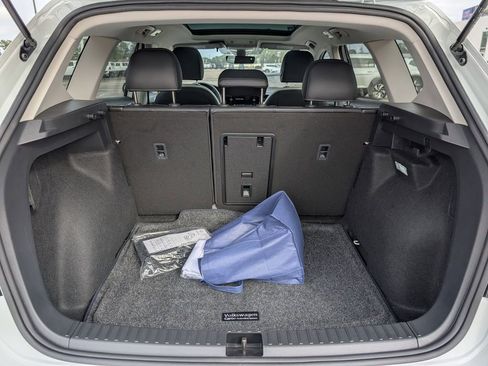 New 2026 Volkswagen Taos SE image 29