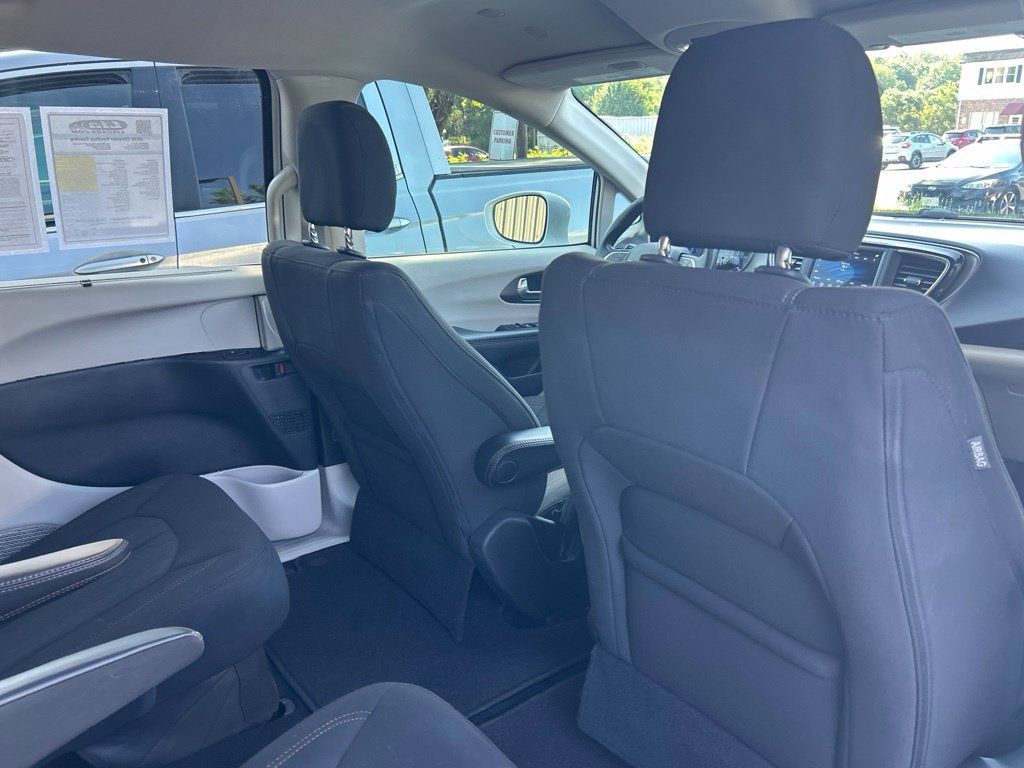 Certified 2020 Chrysler Pacifica Touring FWD image 37