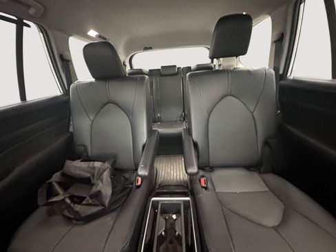 Certified 2025 Toyota Grand Highlander XLE FWD image 12