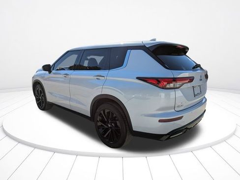 Used 2024 Mitsubishi Outlander SE FWD image 6