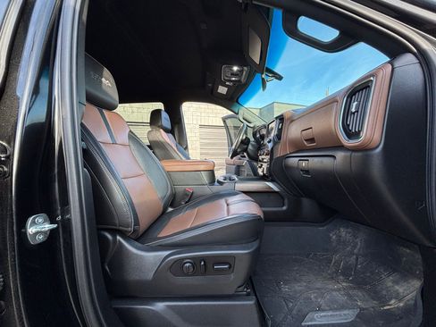 Used 2021 Chevrolet Silverado 3500 High Country image 10