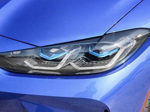 Used 2023 BMW M4 xDrive Competition AWD/4WD image 4