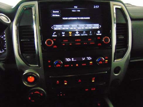 Used 2021 Nissan Titan SV w/ SV Convenience Package AWD/4WD image 12