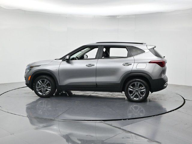 Used 2021 Kia Seltos S AWD/4WD image 7