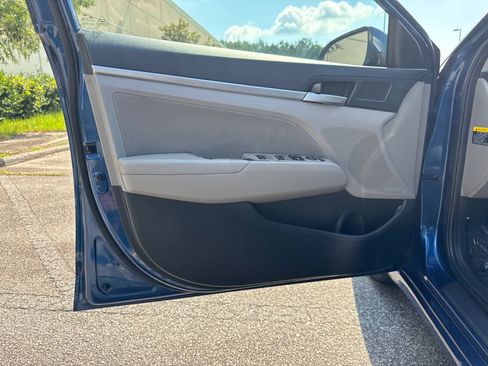 Used 2019 Hyundai Elantra SEL FWD image 10