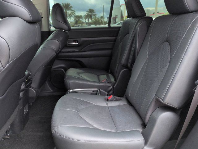 Used 2024 Toyota Grand Highlander FWD image 14