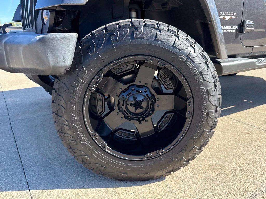 Used 2017 Jeep Wrangler Unlimited Sahara w/ Connectivity Group AWD/4WD image 53