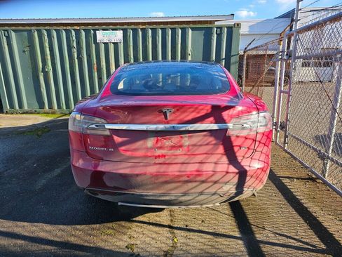 Used 2013 Tesla Model S Performance image 6