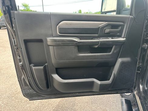 Used 2024 RAM 3500 Tradesman w/ Chrome Appearance Group AWD/4WD image 10