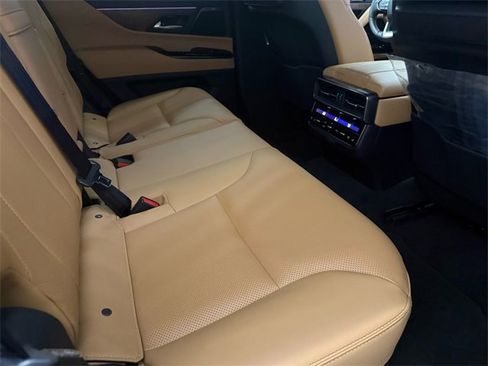 New 2026 Lexus LX 600 4WD w/ Luxury Package image 27
