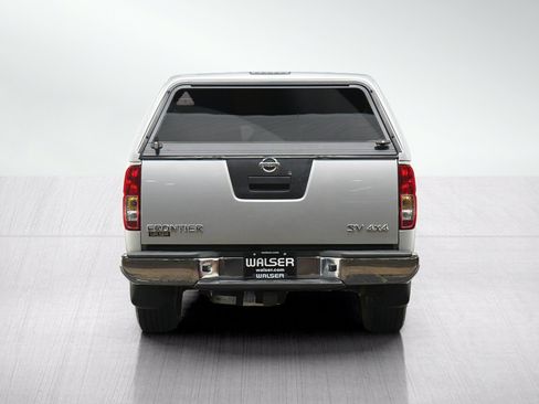 Used 2011 Nissan Frontier SV w/ SV Premium Utility Pkg AWD/4WD image 4