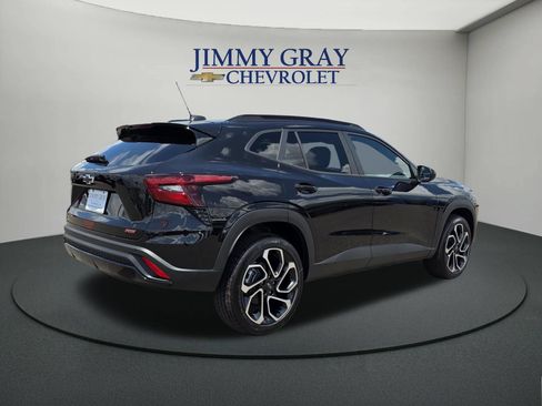 New 2026 Chevrolet Trax RS w/ Driver Confidence Package FWD image 5
