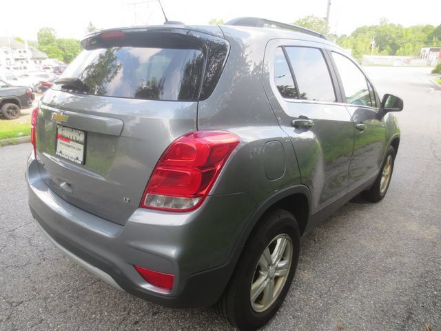 Used 2020 Chevrolet Trax LT w/ LT Convenience Package AWD/4WD image 2
