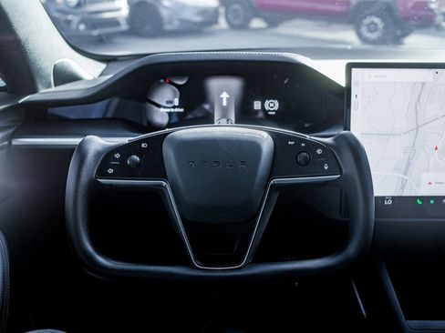 Used 2022 Tesla Model S Plaid image 17