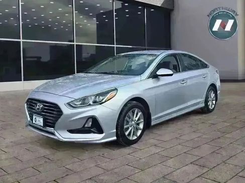 Used 2018 Hyundai Sonata SE image 1