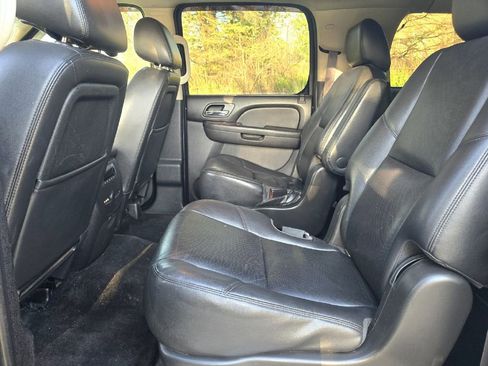 Used 2013 Chevrolet Suburban LTZ AWD/4WD image 13