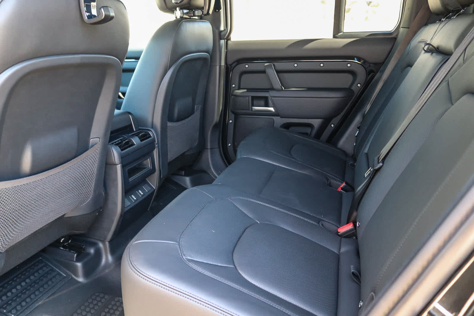 New 2026 Land Rover Defender 110 S AWD/4WD image 15