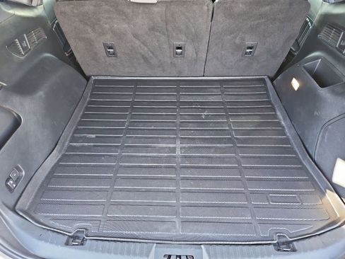 Used 2021 Ford Edge ST image 33