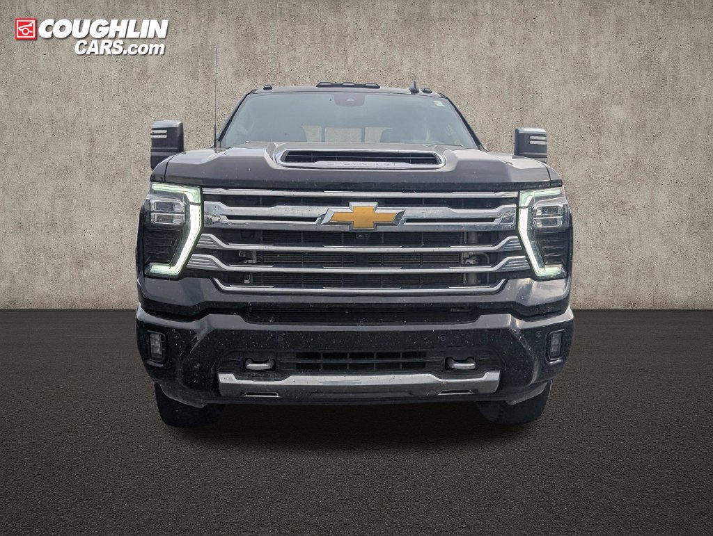 Used 2025 Chevrolet Silverado 3500 High Country w/ High Country Premium Package AWD/4WD image 2