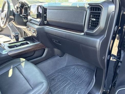 Used 2025 GMC Sierra 1500 SLT w/ SLT Premium Package image 21