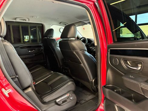 Used 2025 Honda Pilot EX-L image 30