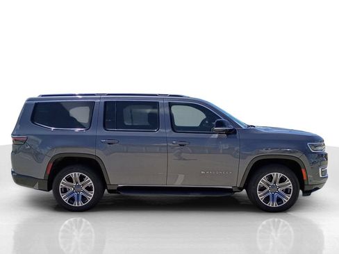 Used 2023 Jeep Wagoneer 4WD w/ Premium Group I image 4