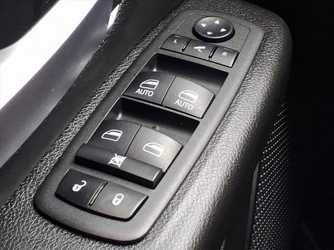 Certified 2022 RAM 1500 Big Horn image 13