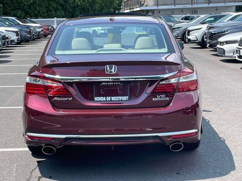 Used 2016 Honda Accord Touring image 5